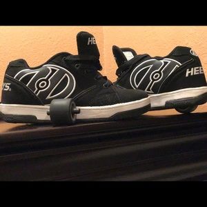 Black Heelys Sneakers for Boys. Youth Size  4 .